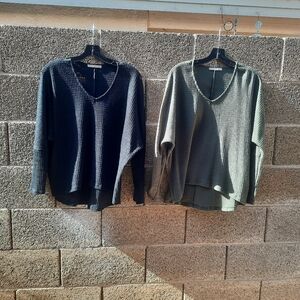 Lightweight high low ribbed sweaters.